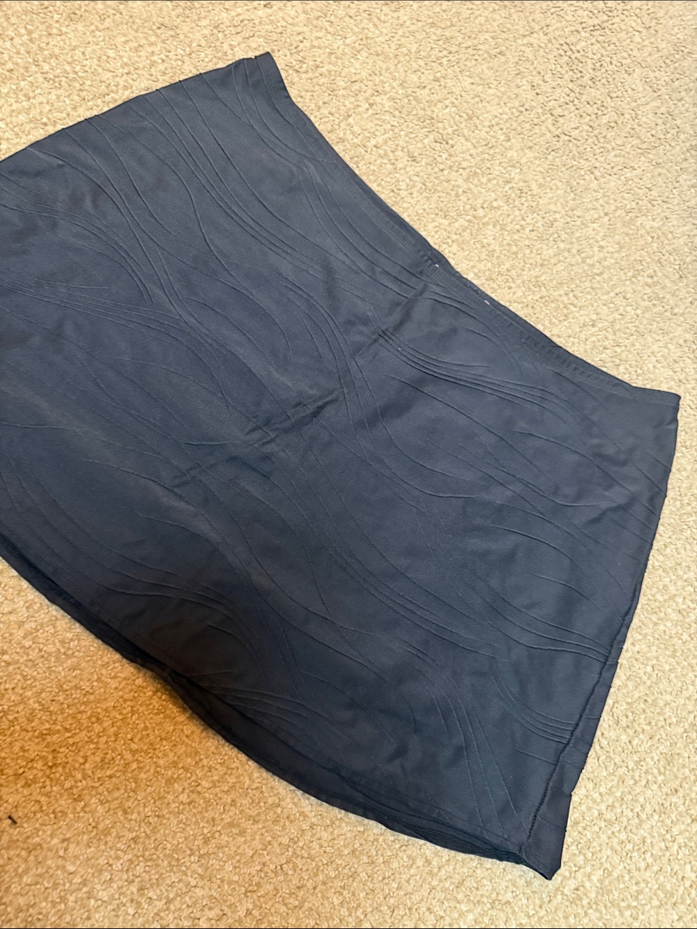Woman's Classic black with wave monochromatic design swim Skirt  XL